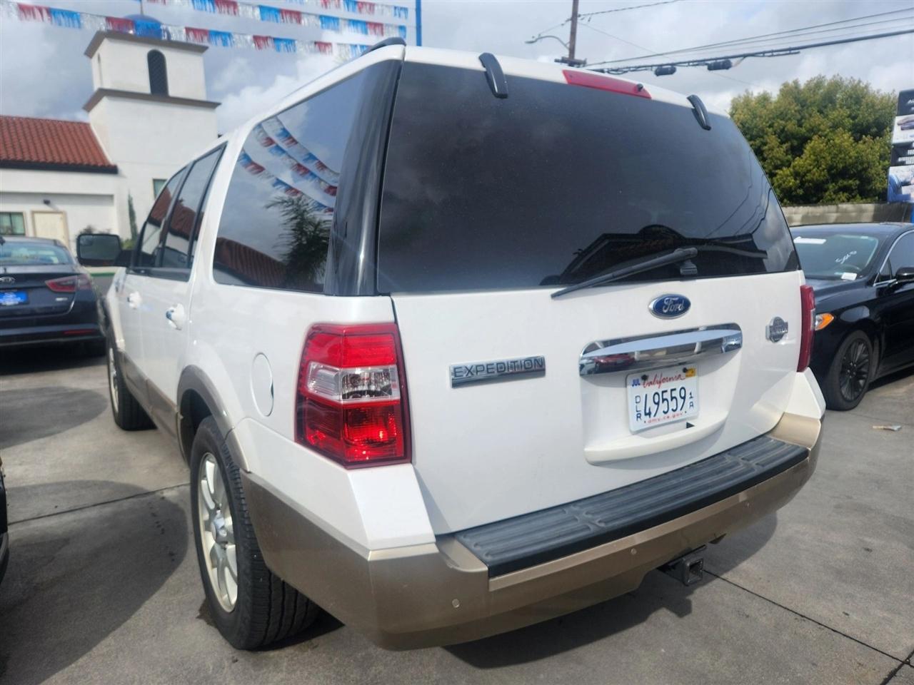 Ford Expedition  2014