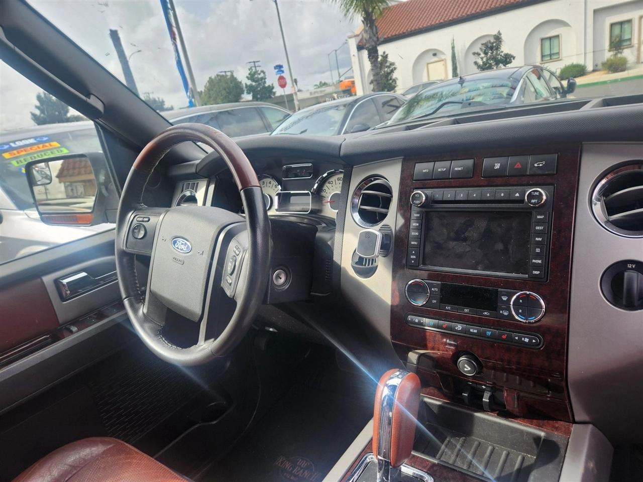 Ford Expedition  2014