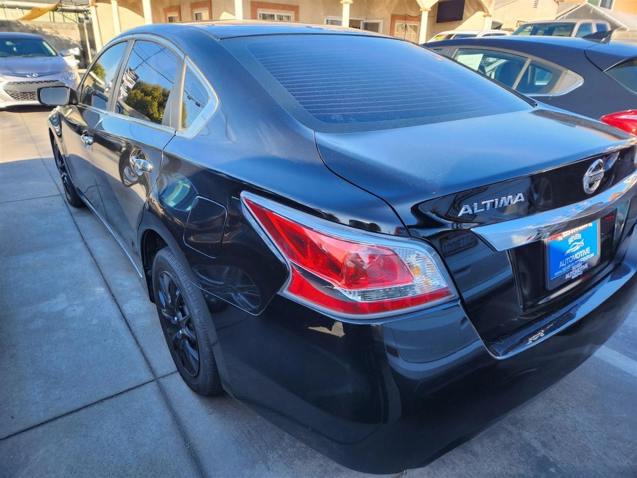 Nissan Altima  2015