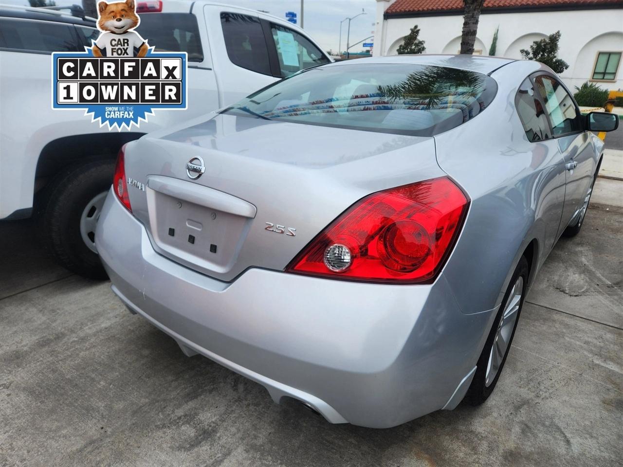 Nissan Altima  2010