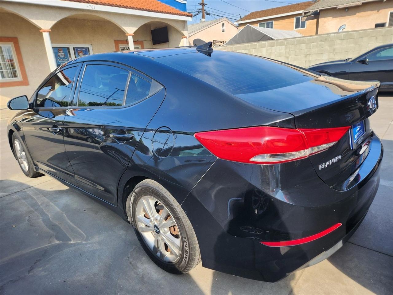 Hyundai Elantra  2018