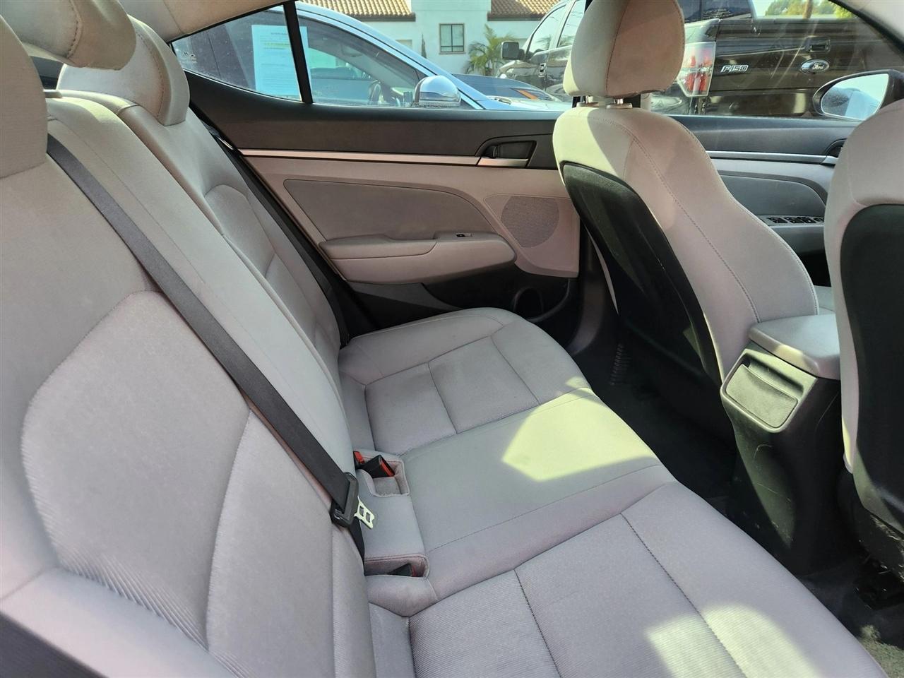 Hyundai Elantra  2018