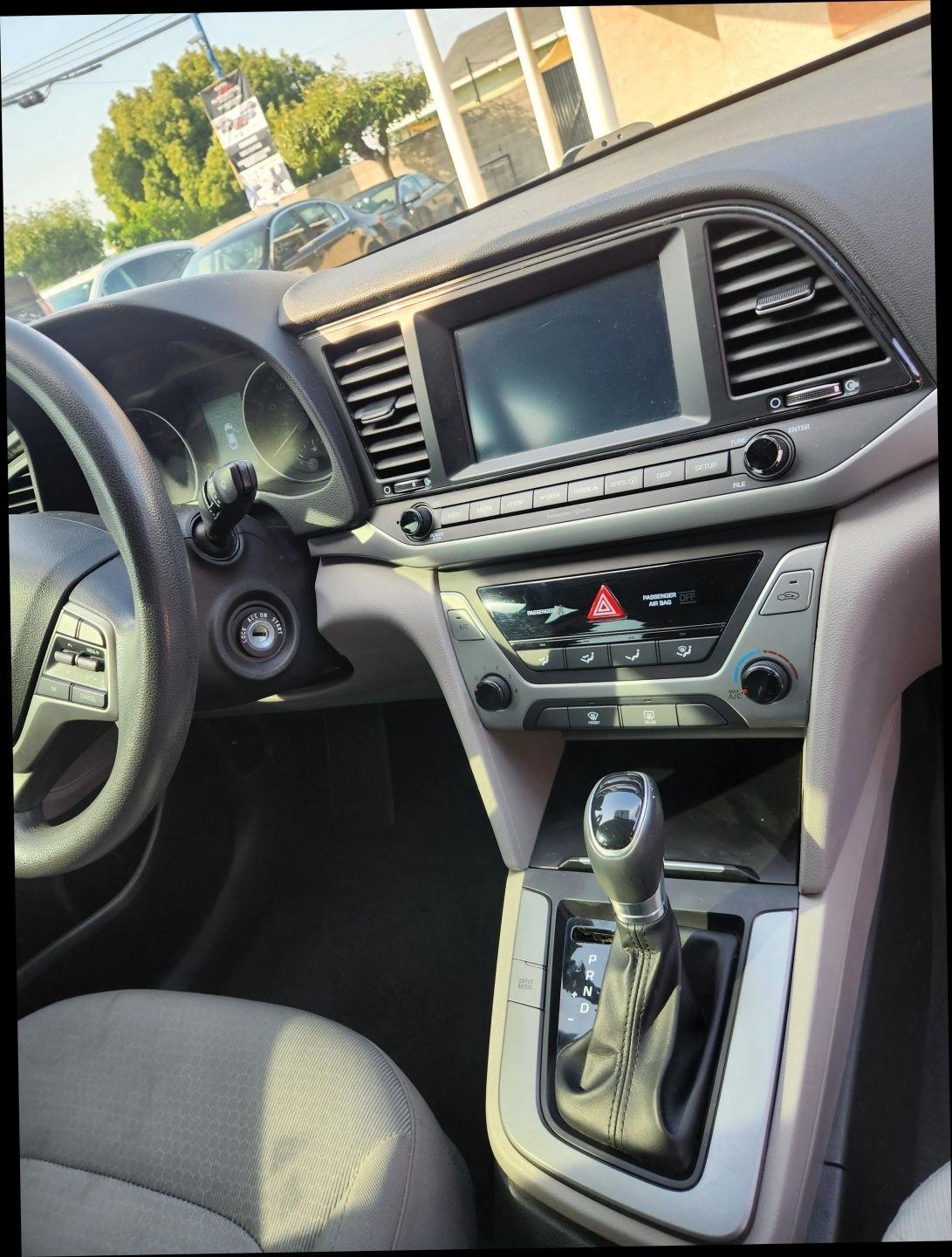 Hyundai Elantra  2018