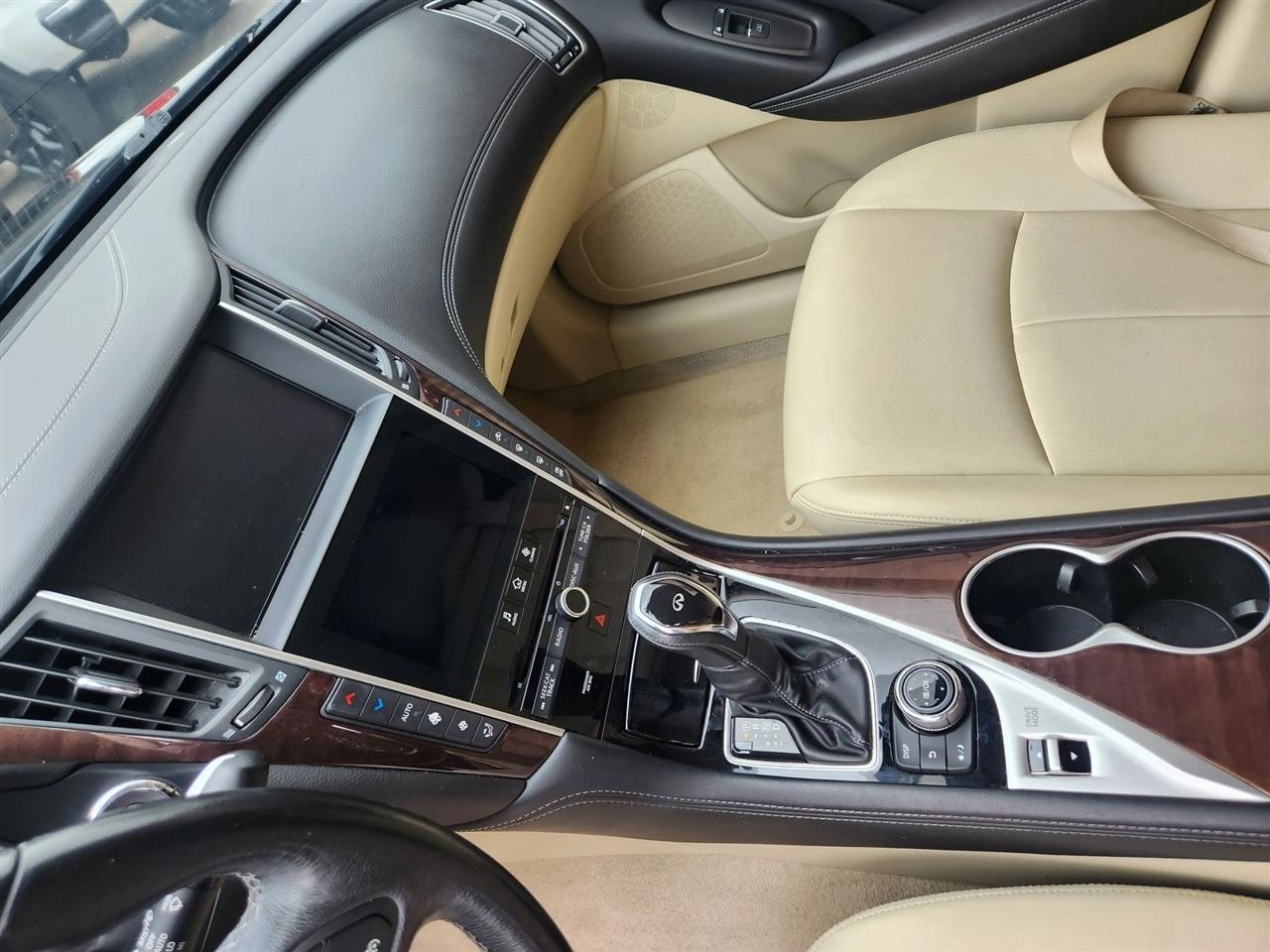 Infiniti Q50  2018