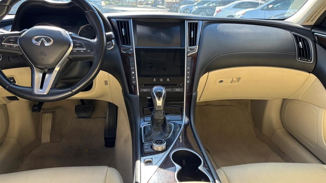 Infiniti Q50  2018