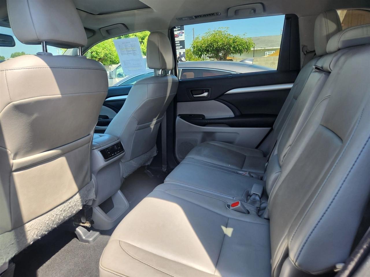 Toyota Highlander  2016