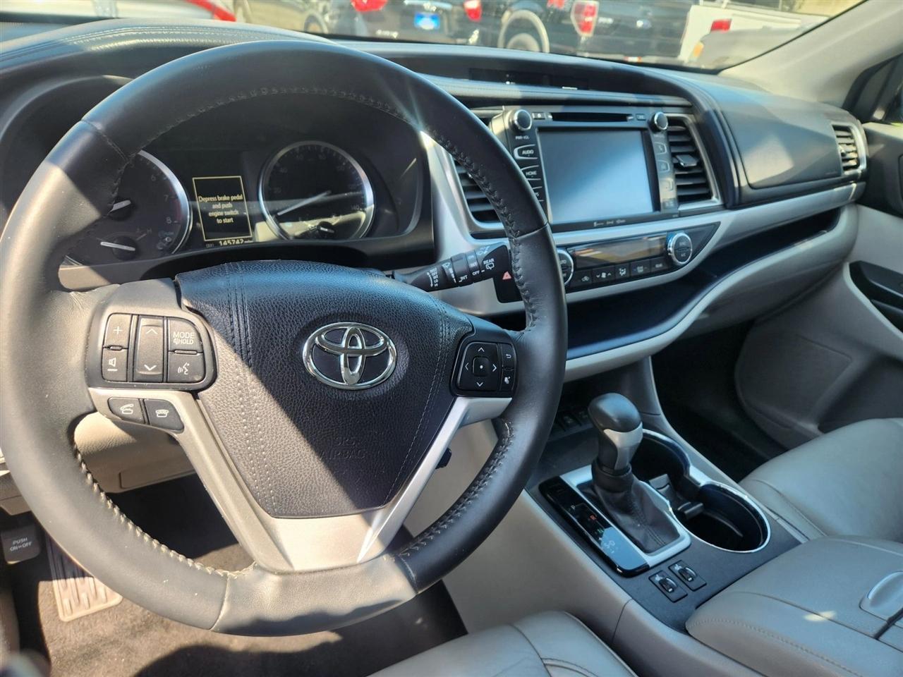 Toyota Highlander  2016