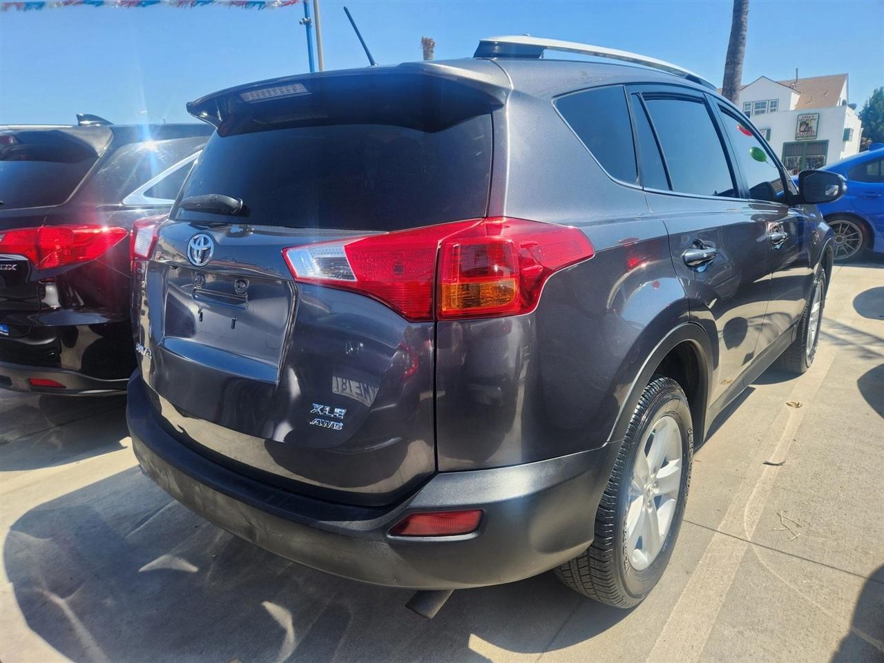 Toyota RAV4  2014