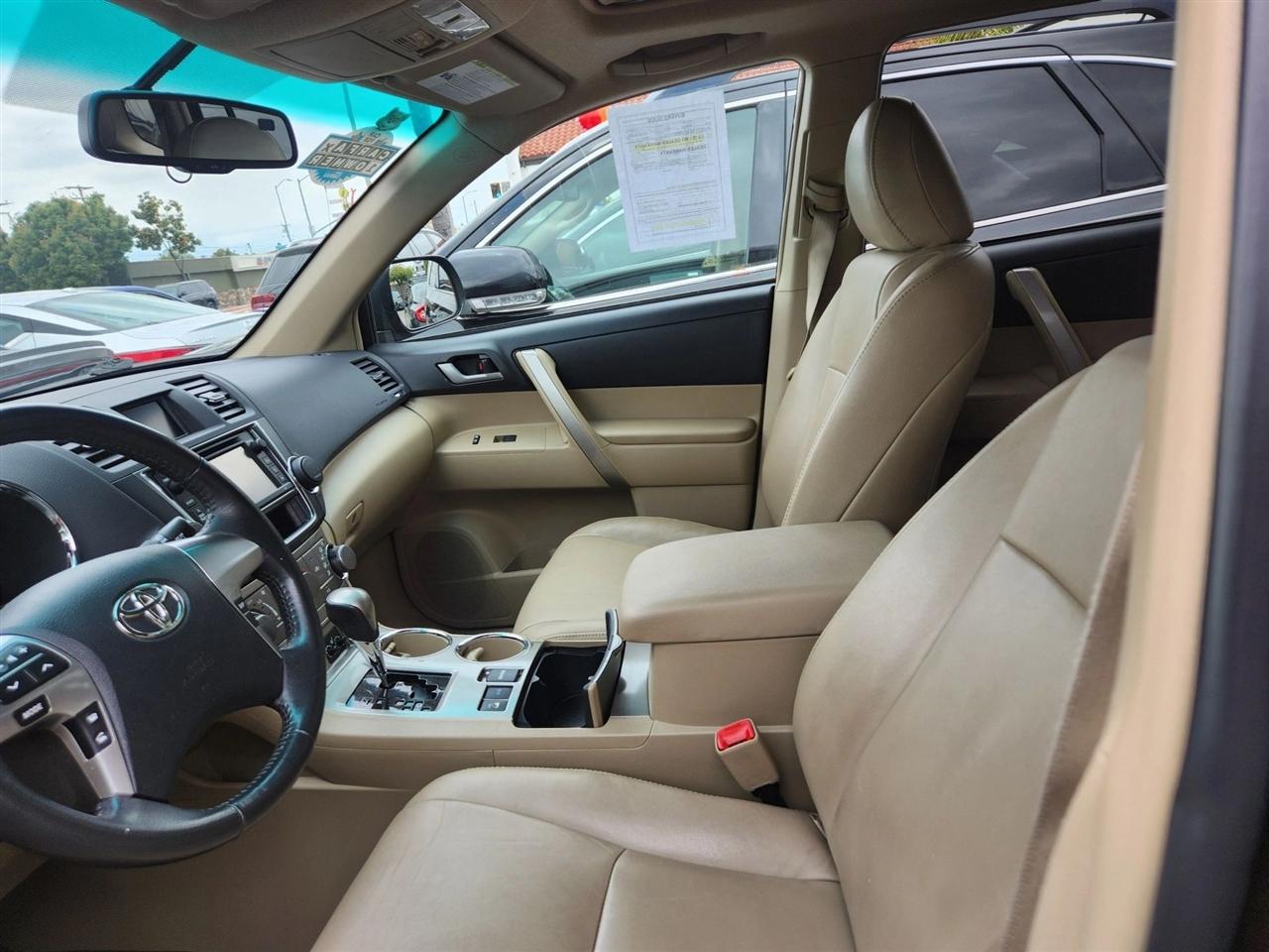 Toyota Highlander  2013