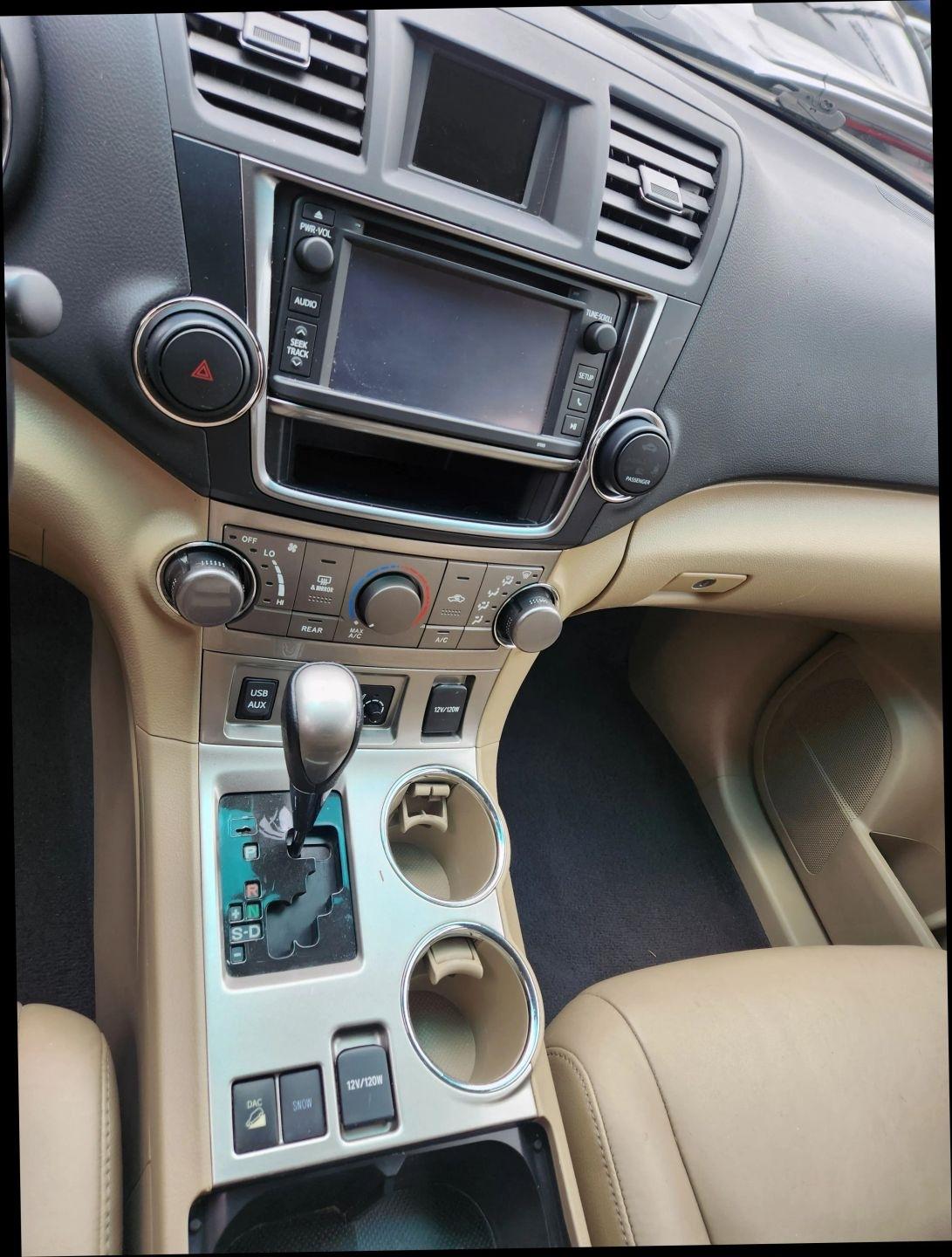 Toyota Highlander  2013