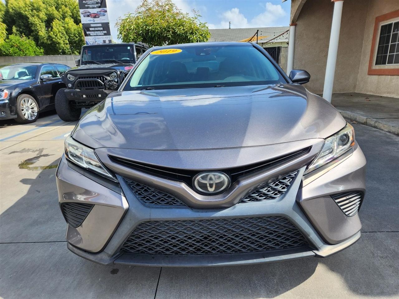 Toyota Camry  2019