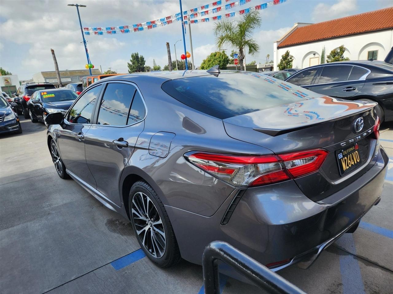 Toyota Camry  2019