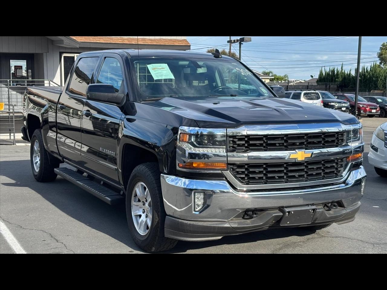 2017 Chevrolet Silverado 1500 LT Pickup 4D 6 1/2 ft