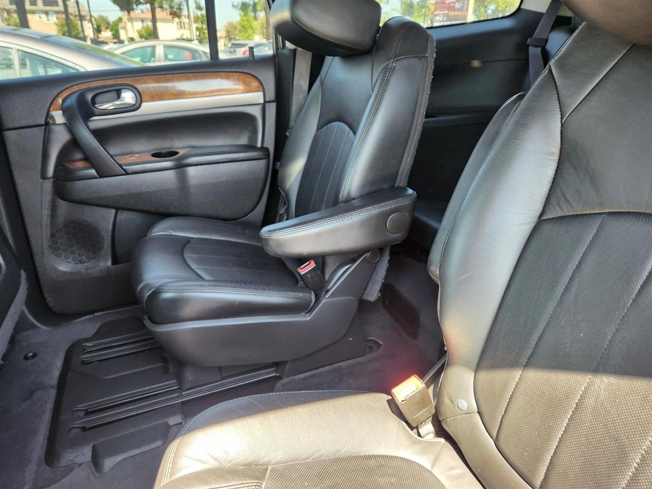 Buick Enclave  2011
