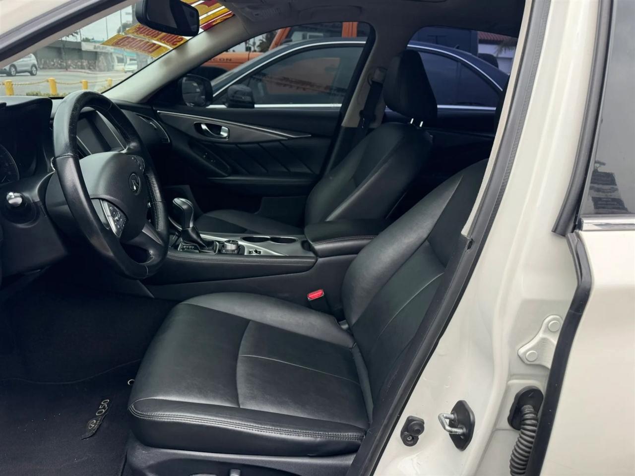 Infiniti Q50  2016