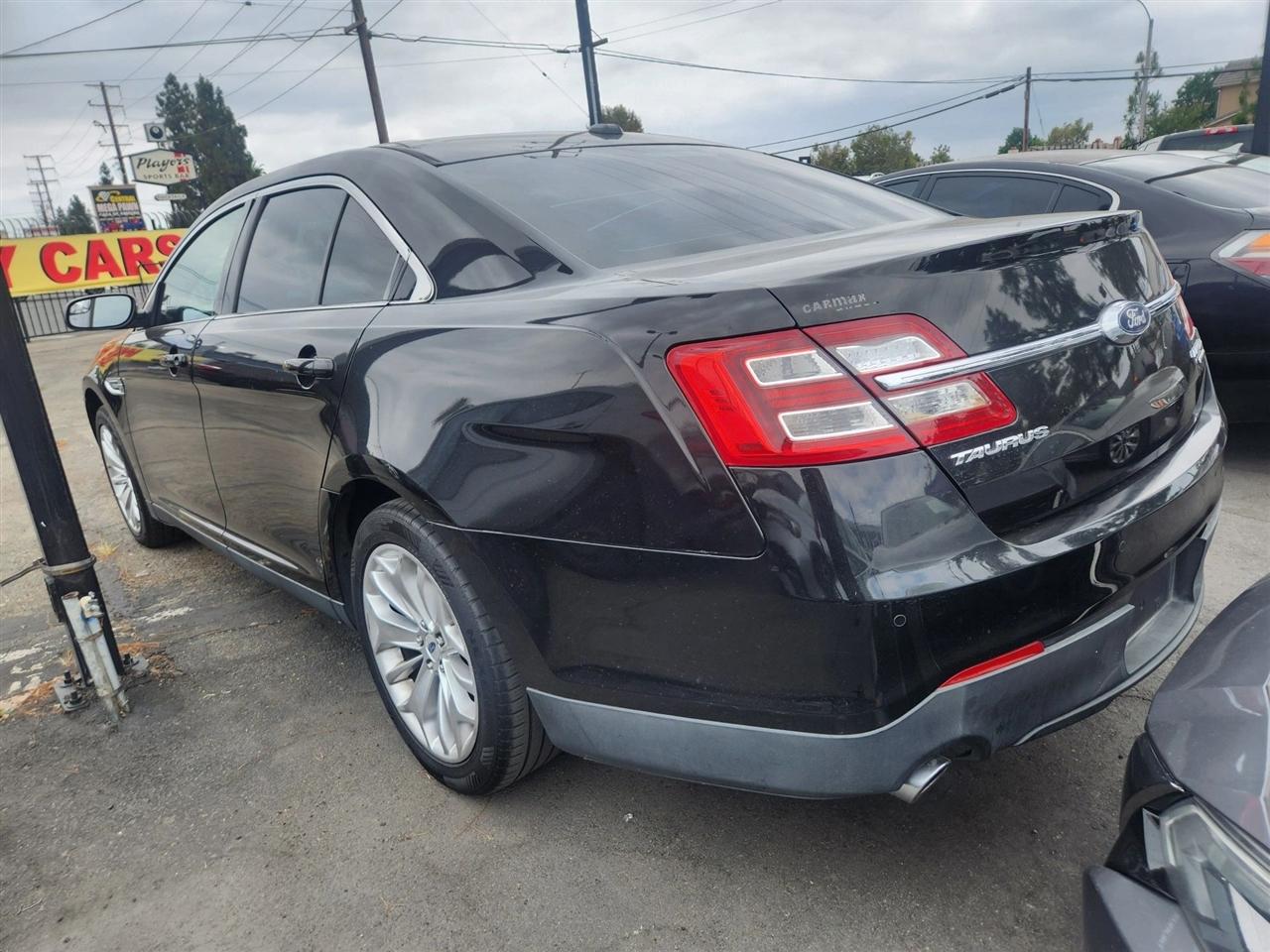 Ford Taurus  2015