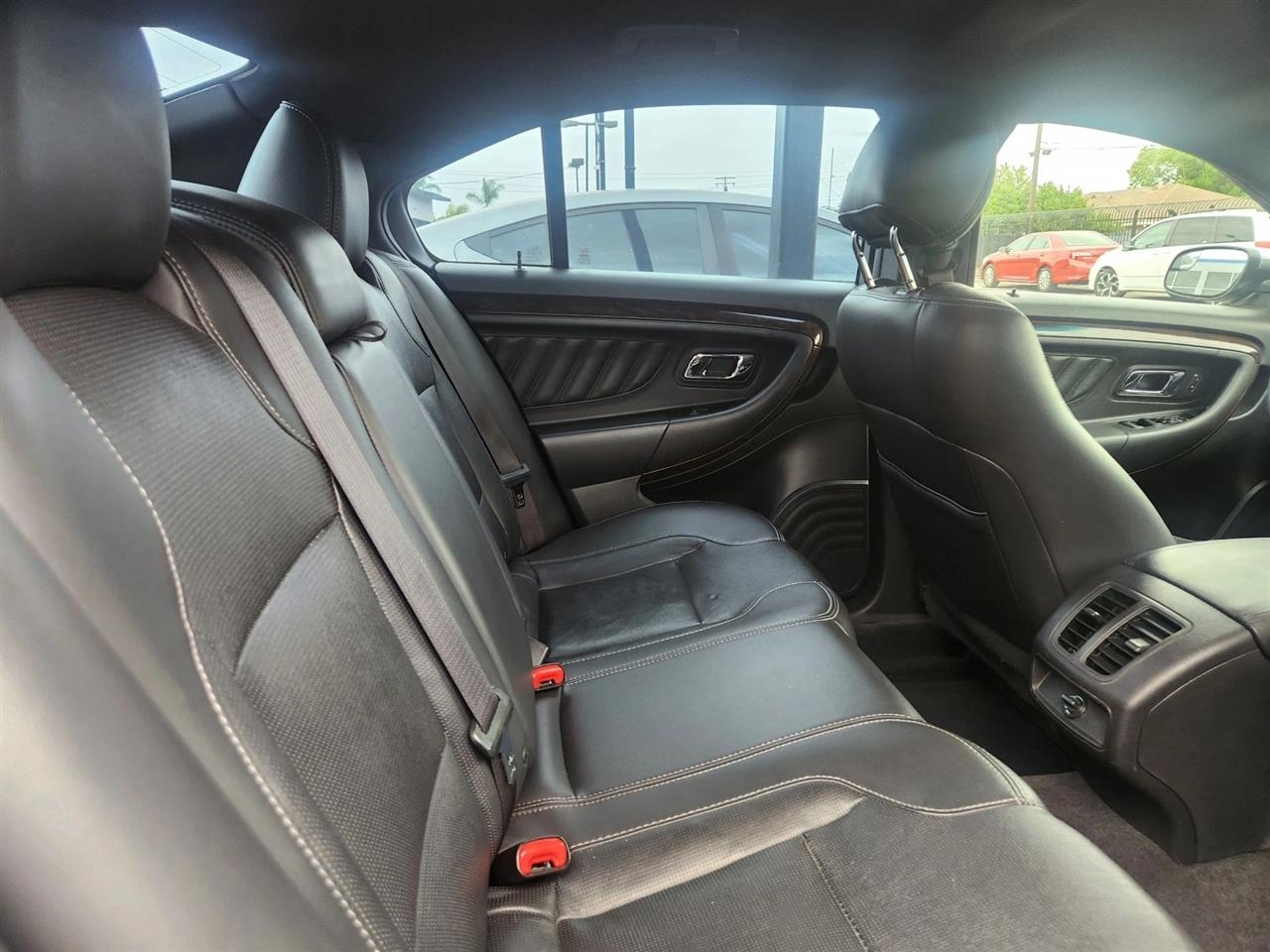 Ford Taurus  2015