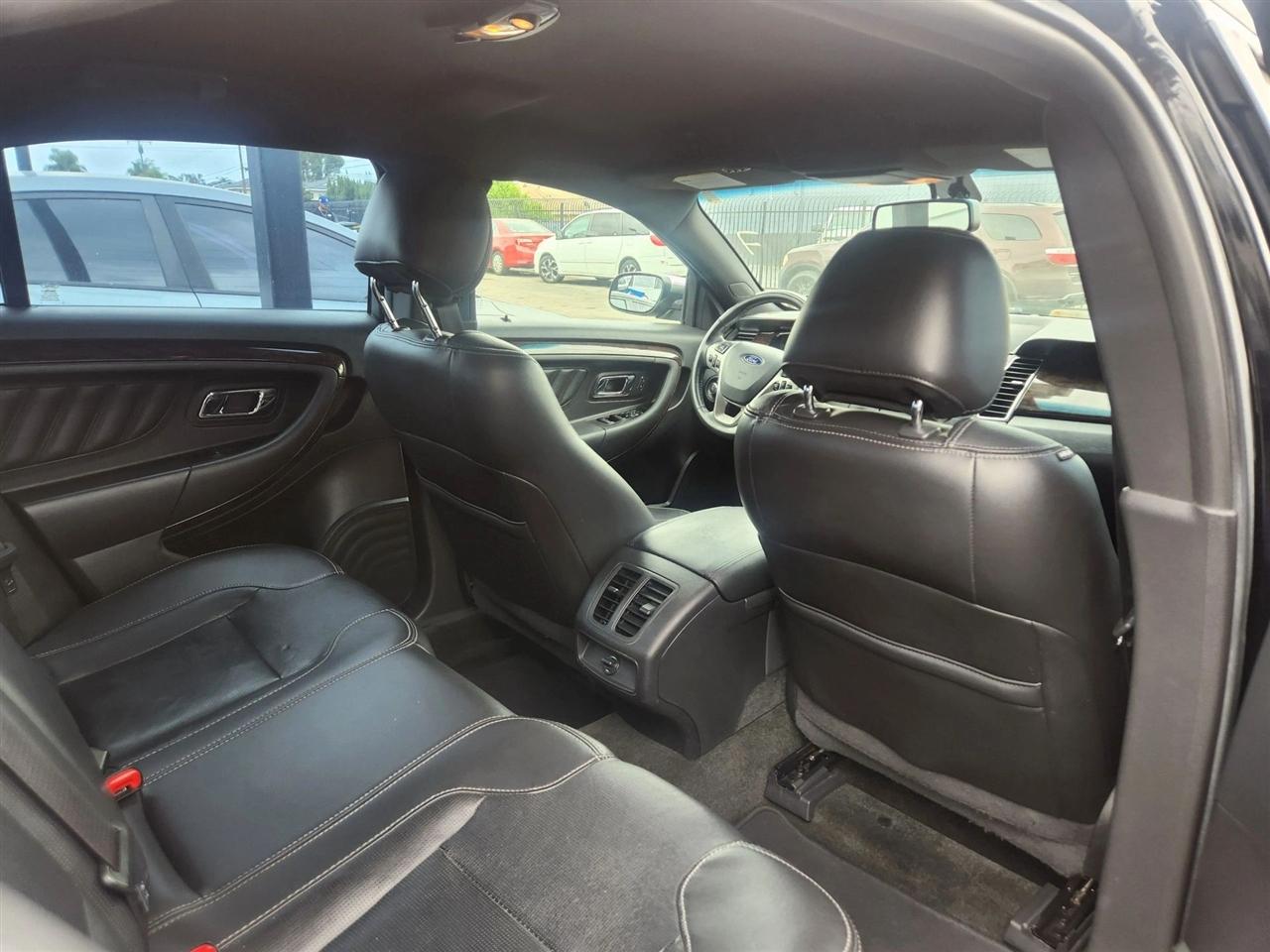 Ford Taurus  2015