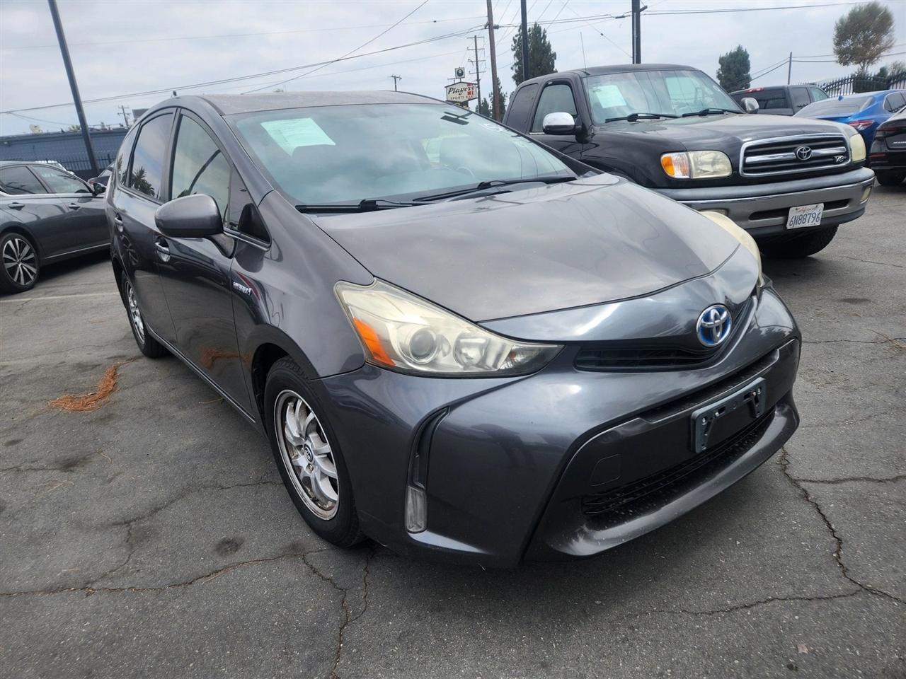 Toyota Prius V  2015