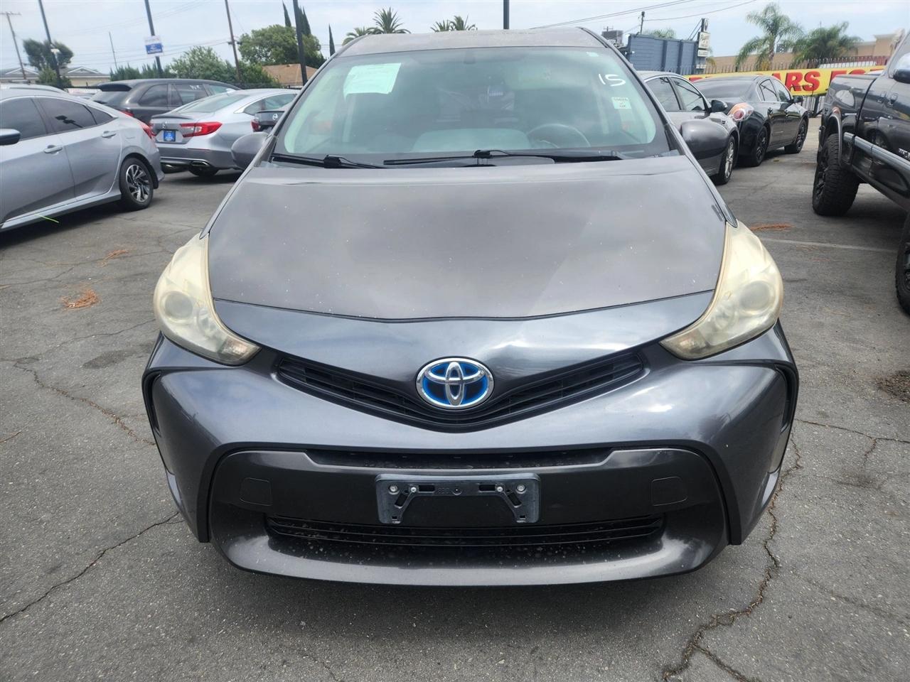 Toyota Prius V  2015