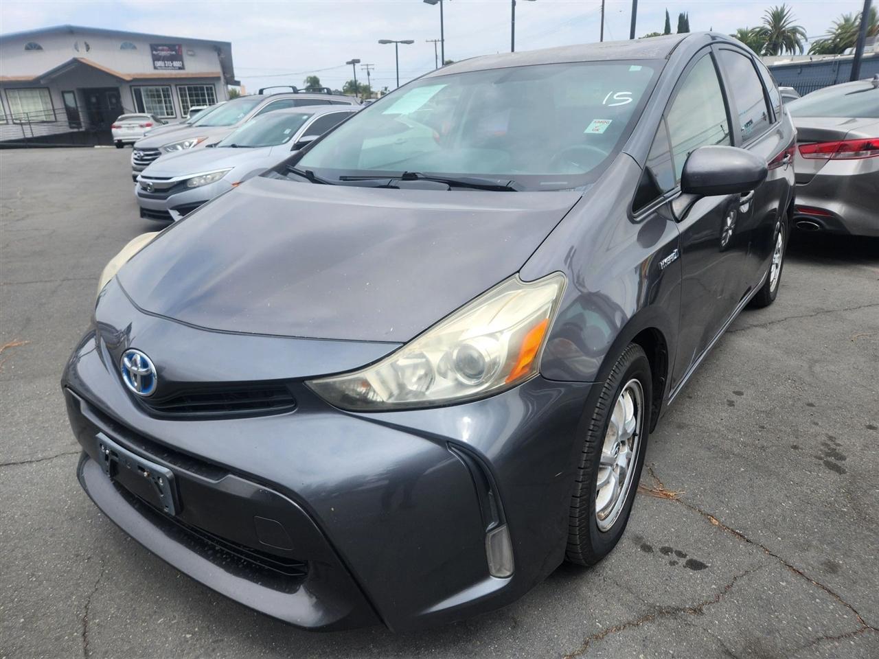 Toyota Prius V  2015