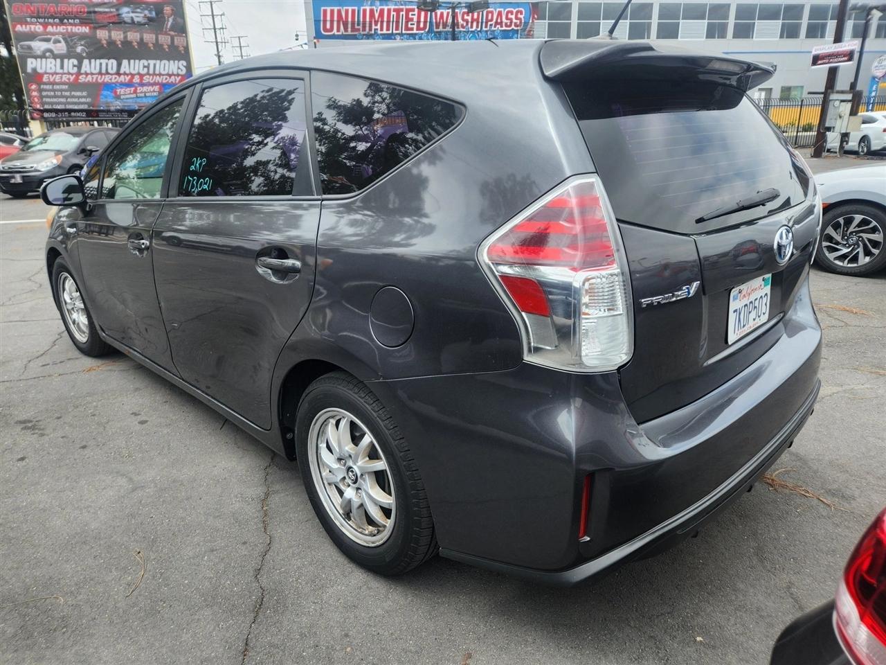 Toyota Prius V  2015