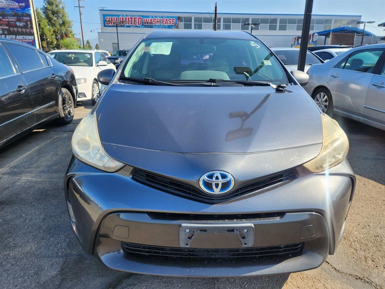 Toyota Prius V  2015