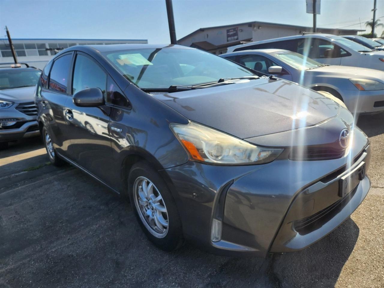 Toyota Prius V  2015