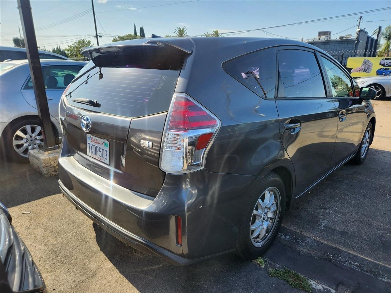 Toyota Prius V  2015
