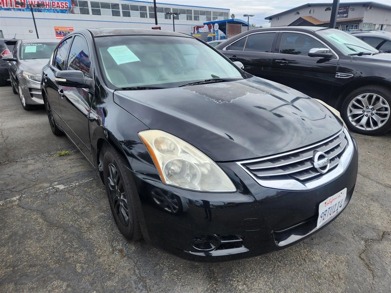 Nissan Altima  2012