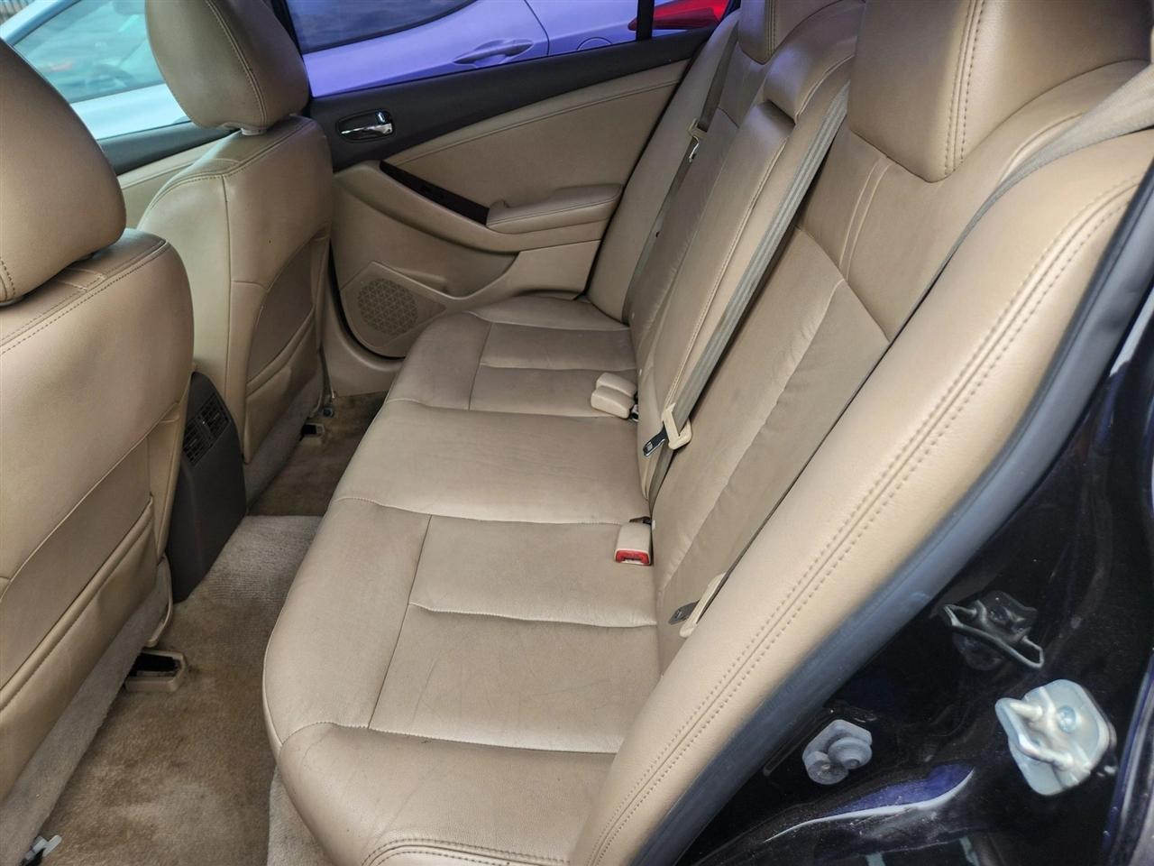 Nissan Altima  2012