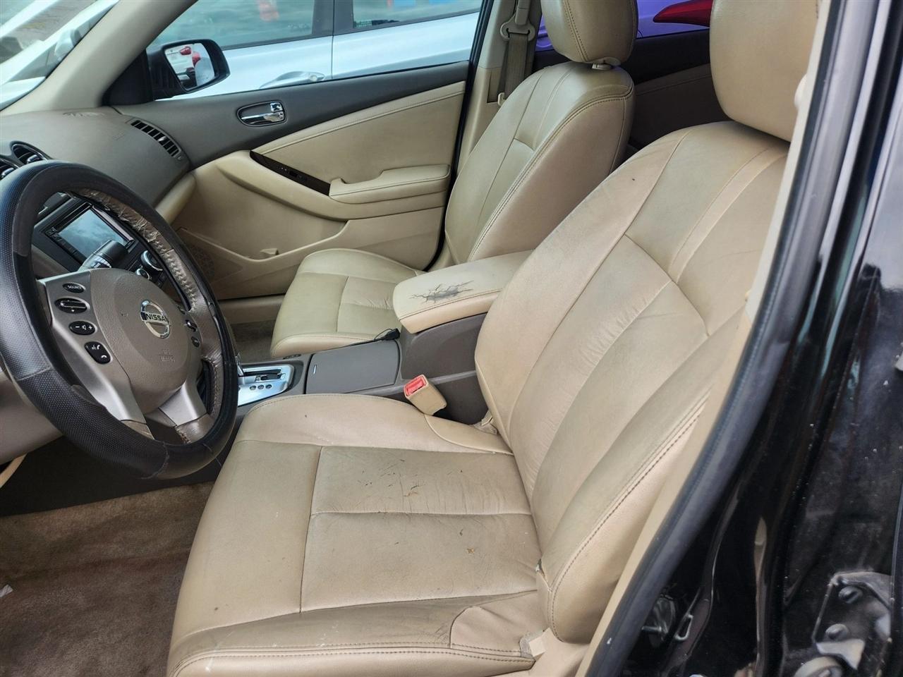 Nissan Altima  2012