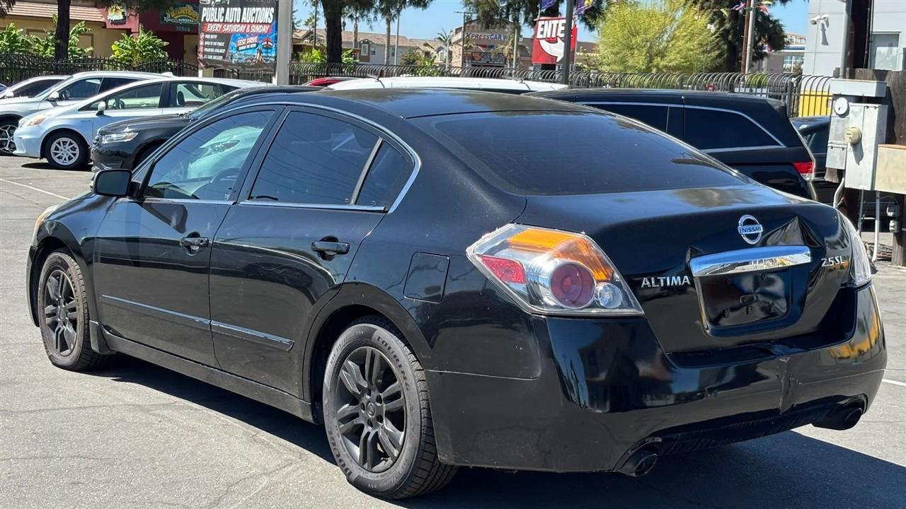Nissan Altima  2012