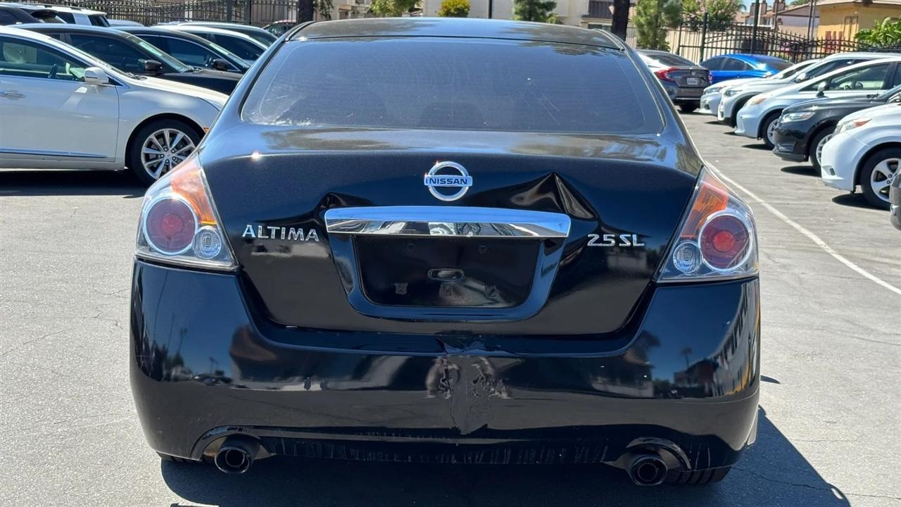 Nissan Altima  2012
