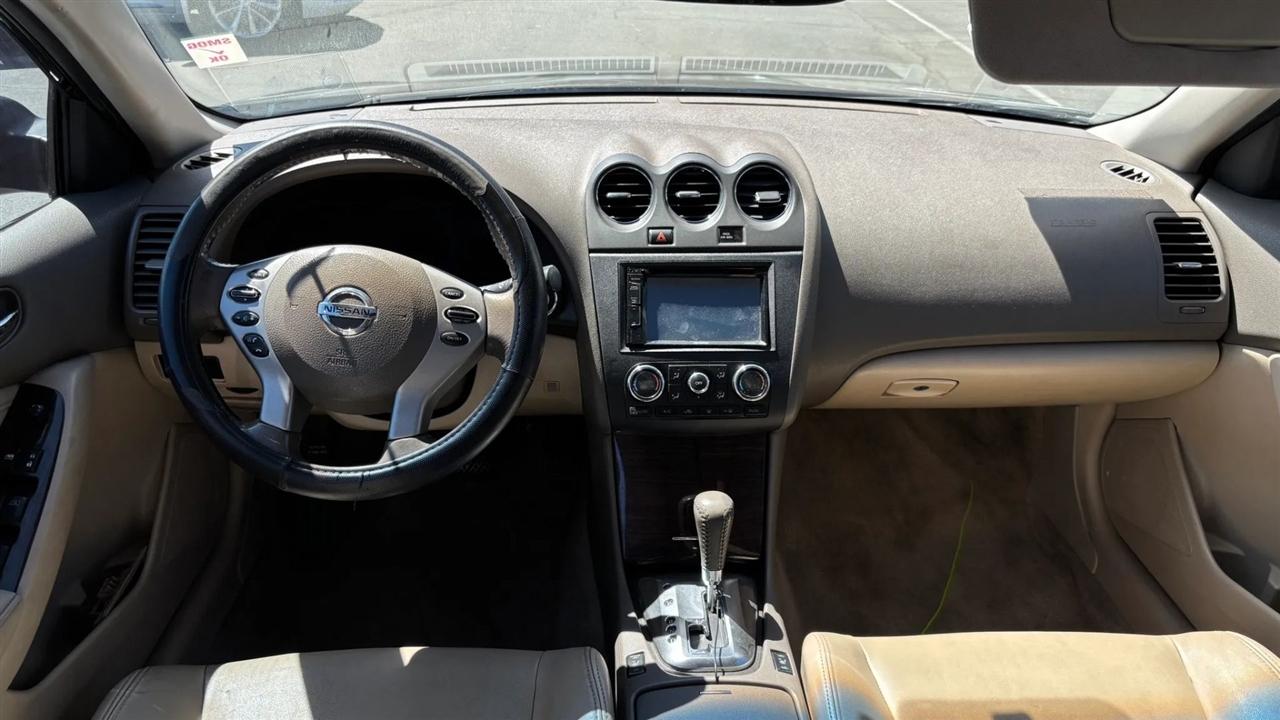 Nissan Altima  2012