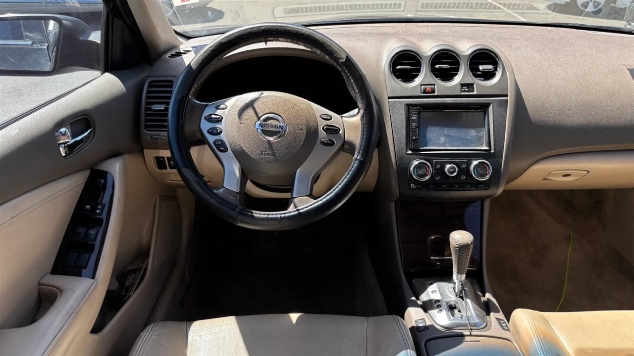 Nissan Altima  2012
