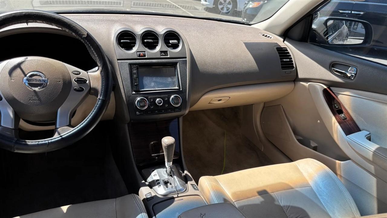 Nissan Altima  2012