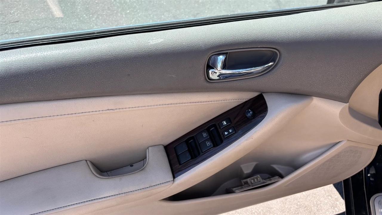 Nissan Altima  2012