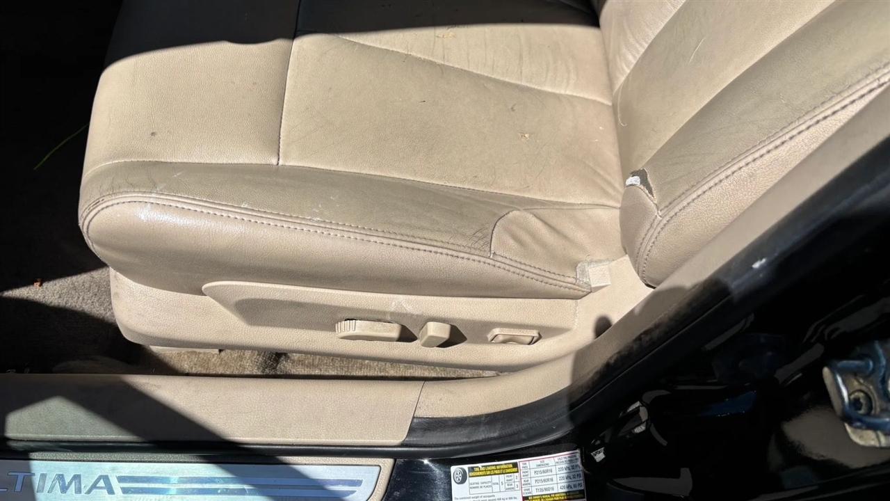 Nissan Altima  2012