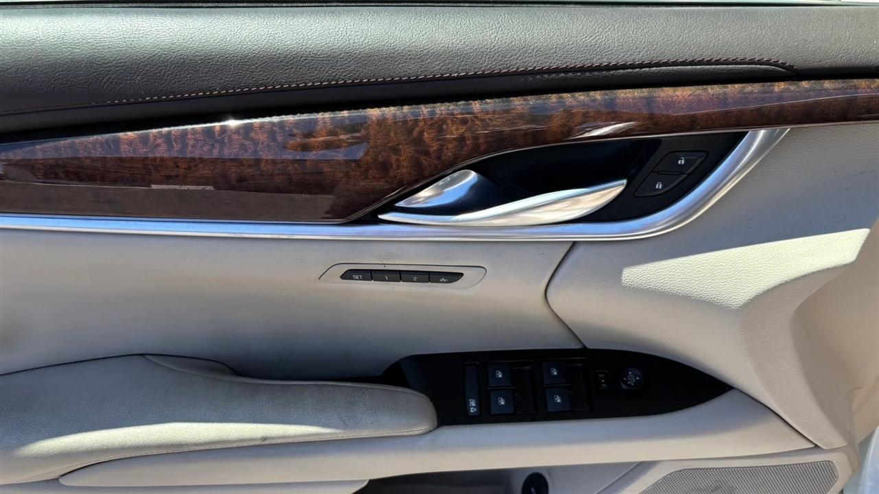 Cadillac XTS  2014