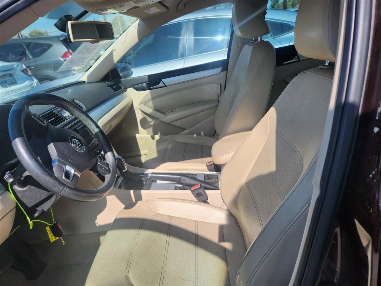 Volkswagen Passat  2012