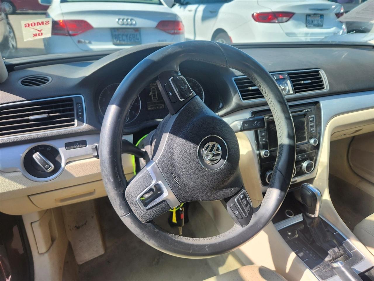 Volkswagen Passat  2012