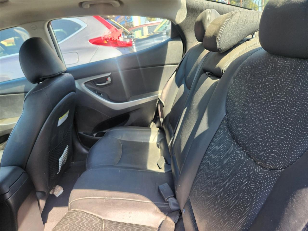 Hyundai Elantra  2013
