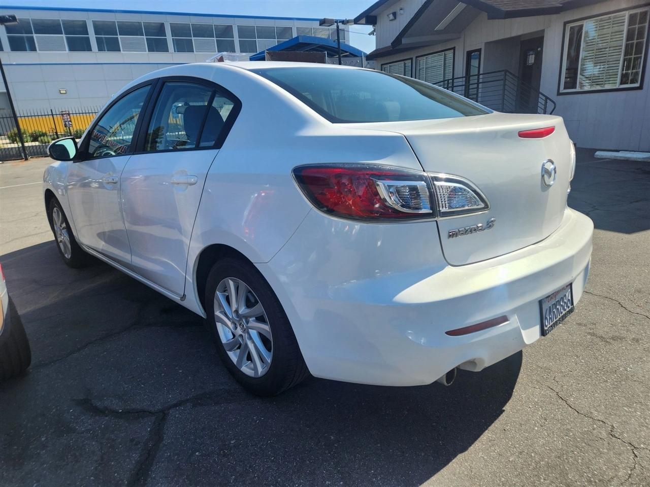 Mazda MAZDA3  2012
