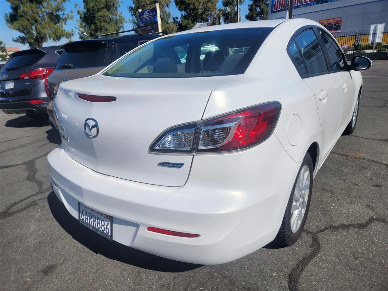 Mazda MAZDA3  2012