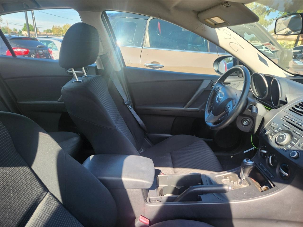 Mazda MAZDA3  2012