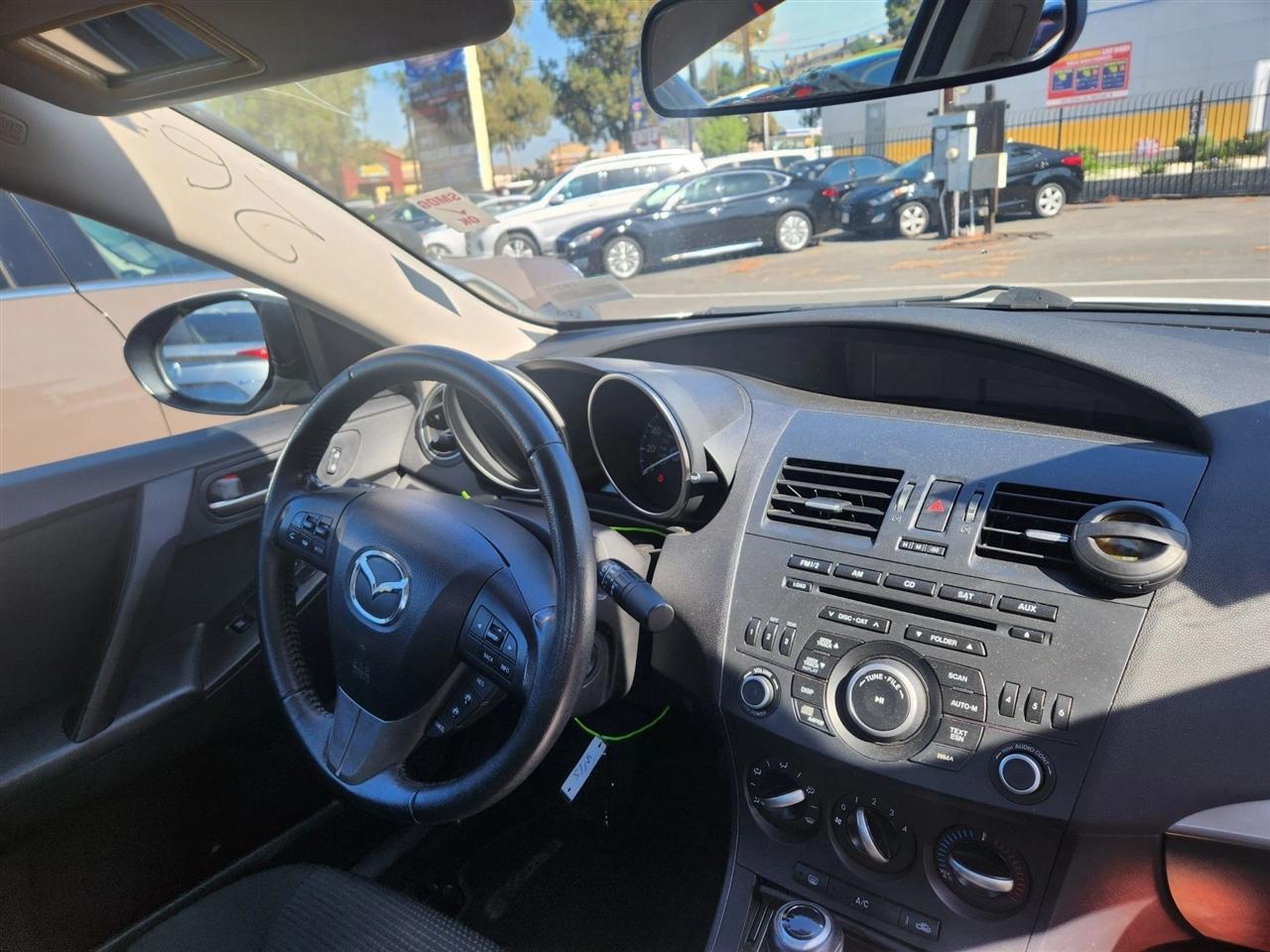 Mazda MAZDA3  2012