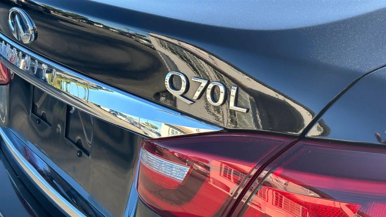 Infiniti Q70  2015
