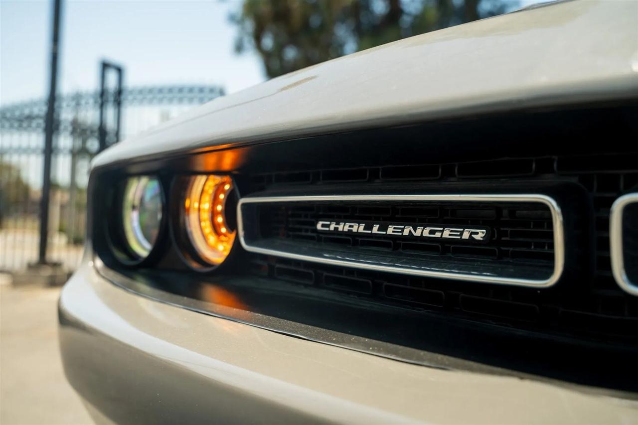 Dodge Challenger  2017
