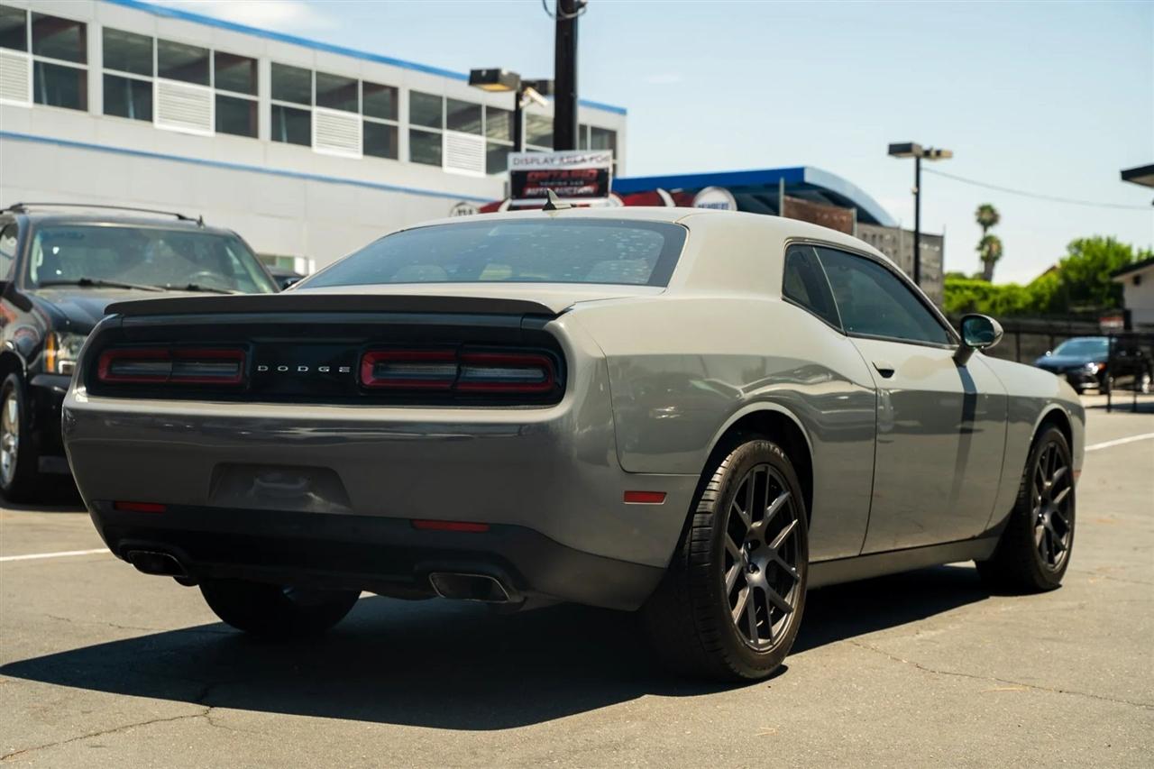Dodge Challenger  2017